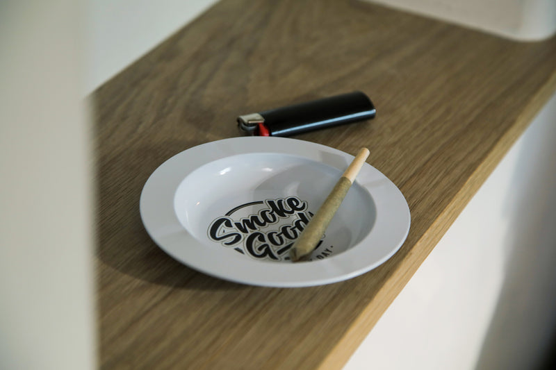 SmokeGood Signature Ashtray – White
